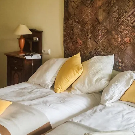 4 Bedroom Cozy Home In As Cernadas Semesterbostad Santa Cristina De Cobres