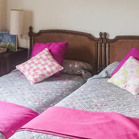 4 Bedroom Cozy Home In As Cernadas * Santa Cristina De Cobres