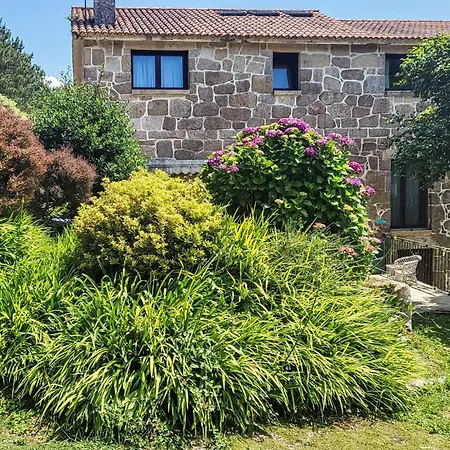 4 Bedroom Cozy Home In As Cernadas Semesterbostad