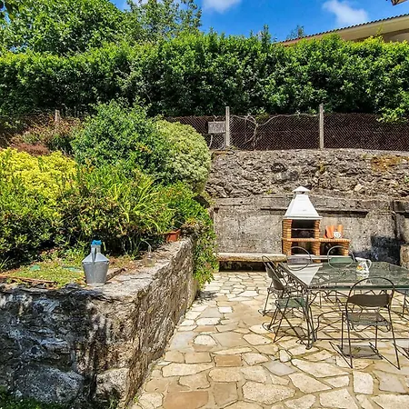 4 Bedroom Cozy Home In As Cernadas * Santa Cristina De Cobres